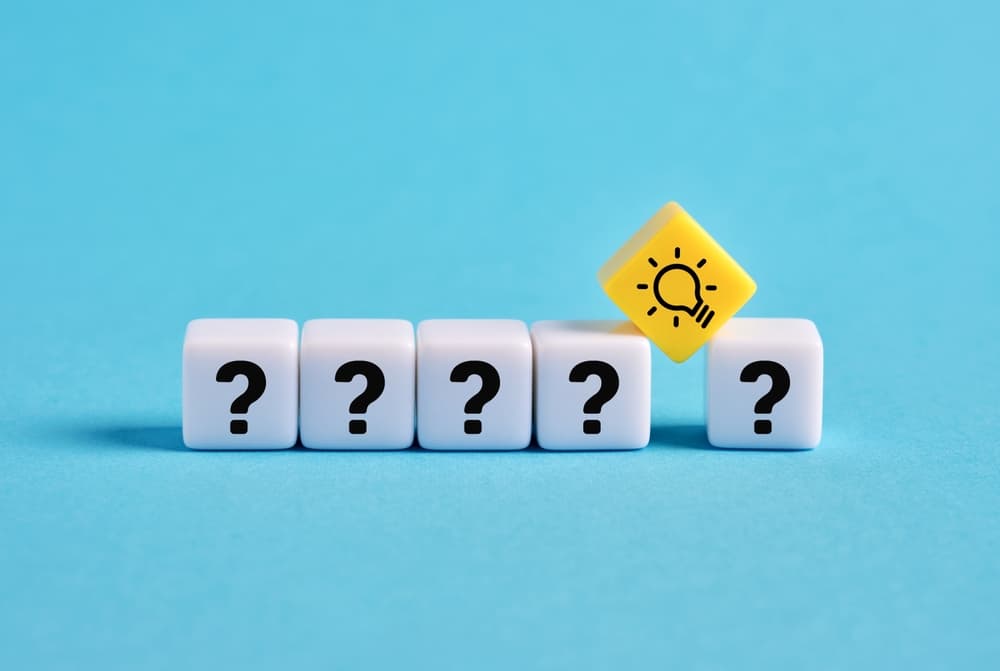 light bulb, cube, question mark, question, concept, blue, yellow, creative, idea, block, bulb, problem, strategy, answer